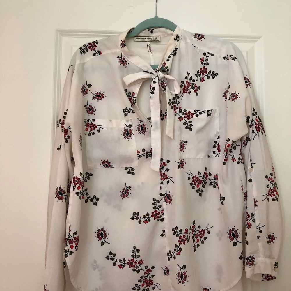 Ribbon collar work blouse